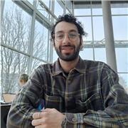 English teacher who teaches beginners with a focus on speaking